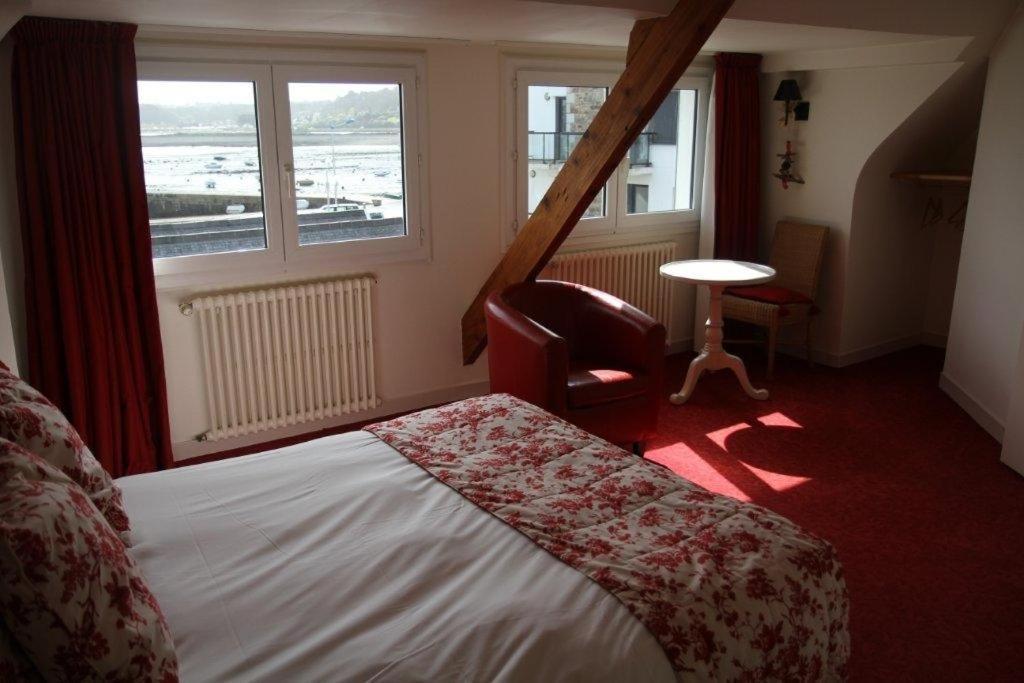 Hotel Le Suroit Perros-Guirec Habitación foto